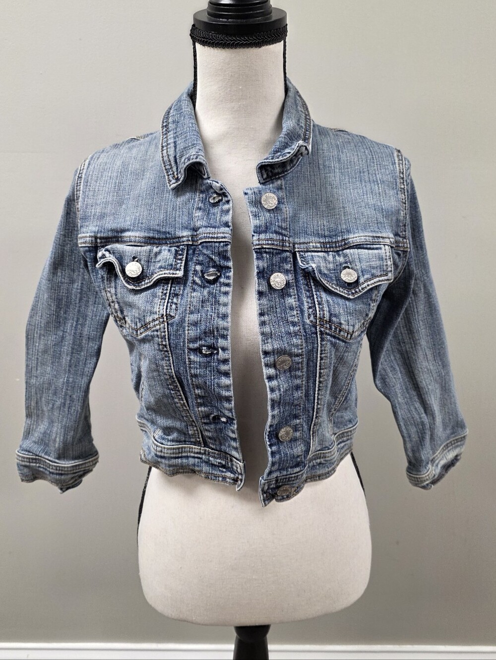 Refuge Cropped Light Blue Denim Jacket Size Medium